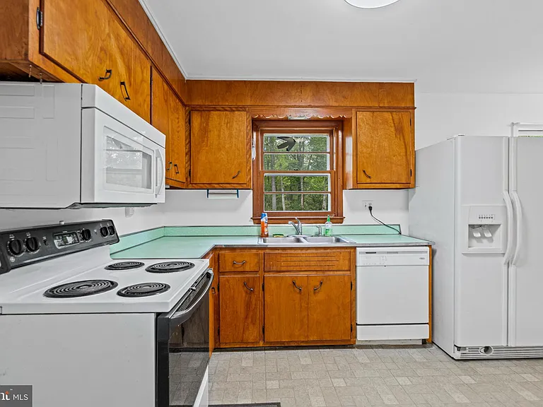 16811 Ridge Rd — Photo 6