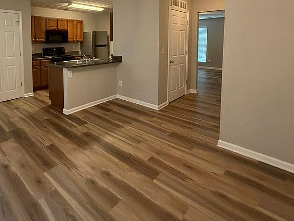 Open concept dining and kitchen