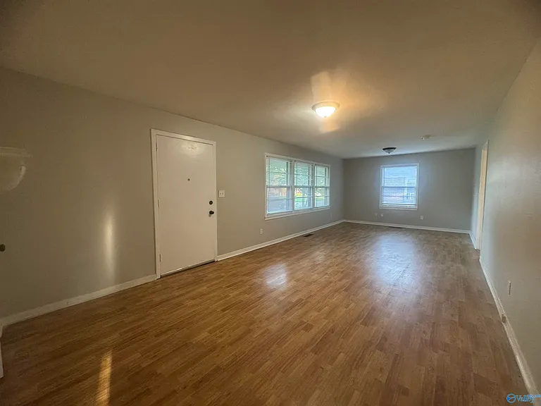 411 Ewing Dr — Photo 28