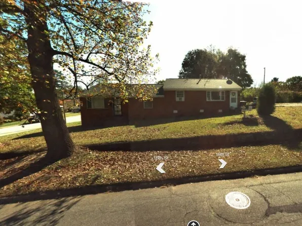 Sixteenth St Duplex-ZEE, 1204-6 16th St #2EFFF7985, Greensboro, NC 27405