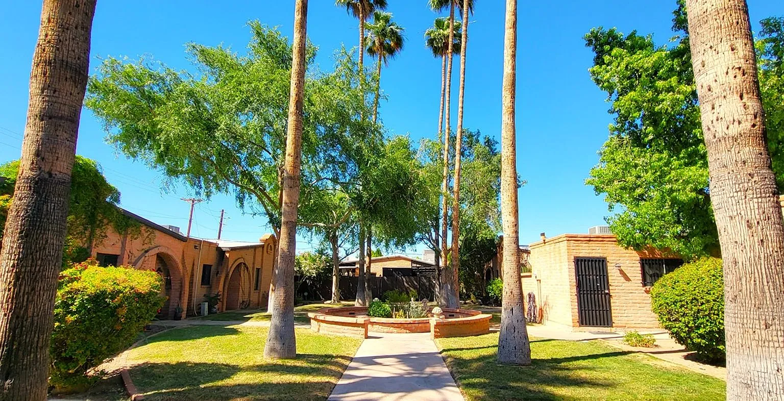 Half Off 1st Full Months Rent Central Phoenix Townhome Ready To Rent — Photo 2