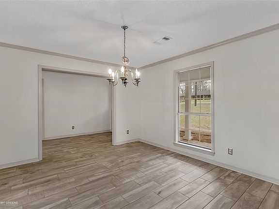 5th image of 200 Herndon St