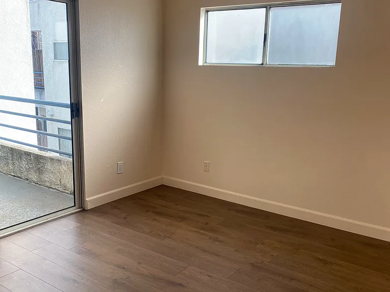 422 N 2nd St — Photo 3