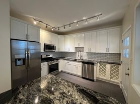 5617 E Liberty Blvd, Pittsburgh, PA