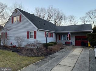 8 Holland Ln, East Windsor, NJ 08512
