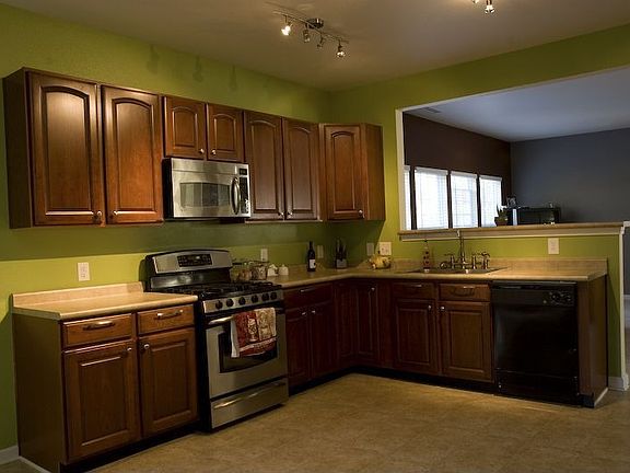 huge kitchen & lots of cabinets