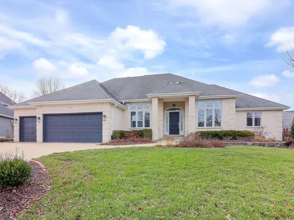 1020 Cherrywood Ln, West Chicago, IL 60185