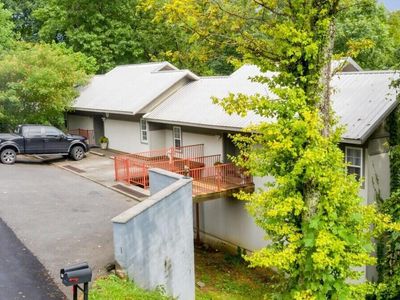 541 Johnson Ln APT 2, Gatlinburg, TN, 37738