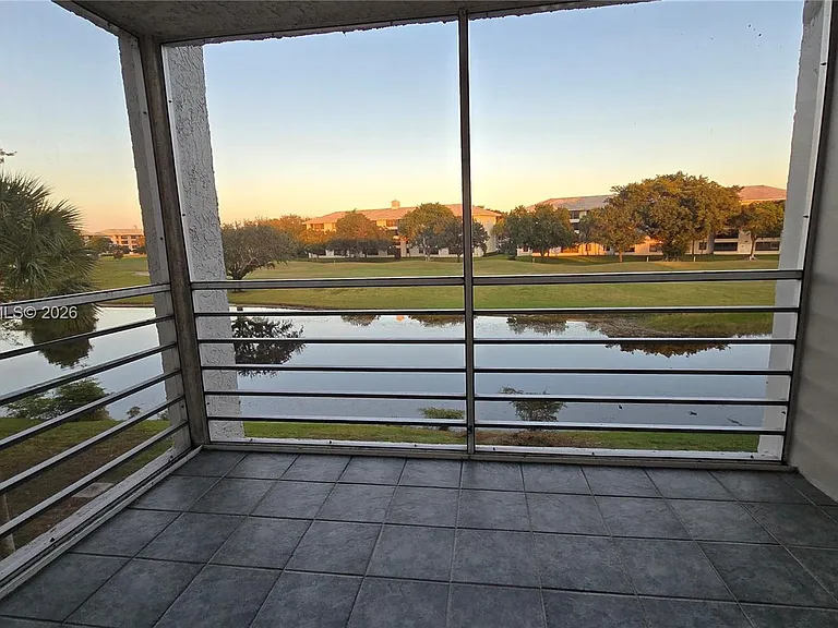 9230 Lagoon Pl #310 — Photo 13