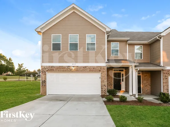 10717 Rivergate Dr NW, Huntersville, NC 28078