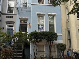 215 5th St SE, Washington, DC