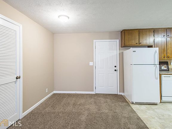 5th image of 898 Cochise Trl SE