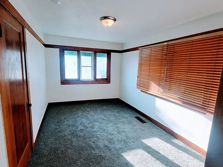184 W Center St #A — Photo 15