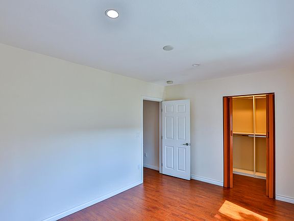 3rd image of 141 N New Hampshire Ave #143.5
