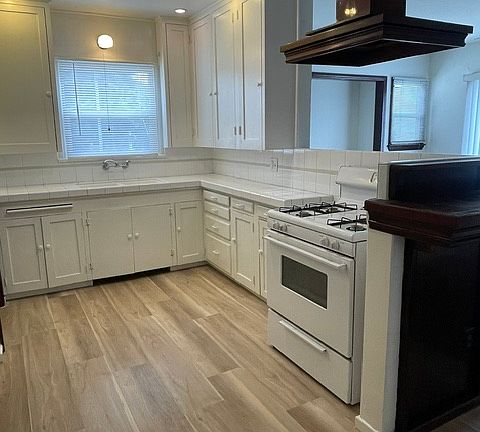 4th image of 1567 Ravenna Ave #1567