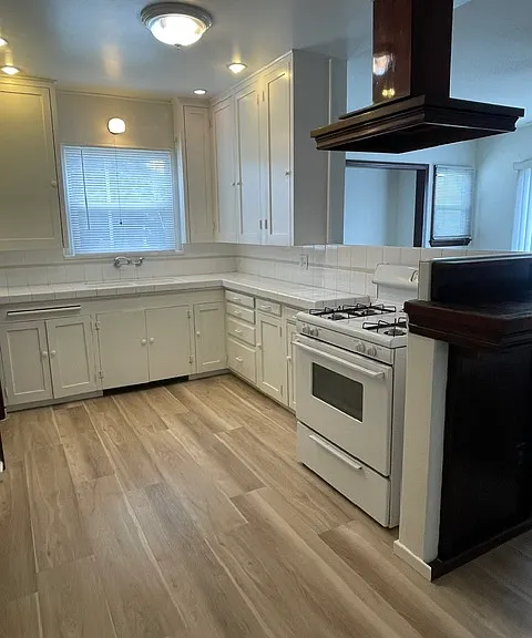 1567 Ravenna Ave #1567 — Photo 4