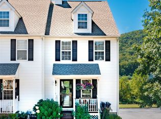 27 Washington Ct, Pawling, NY 12564