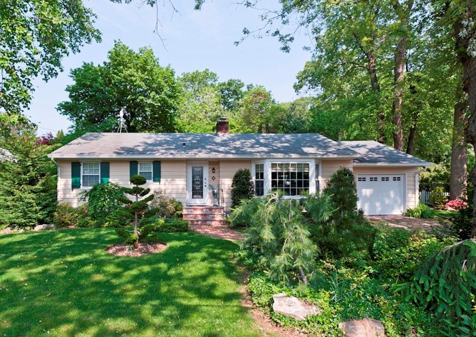 1st image of 4 Duane Ln