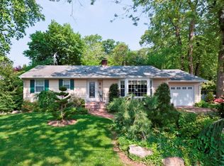 4 Duane Ln, Bayville, NY 11709
