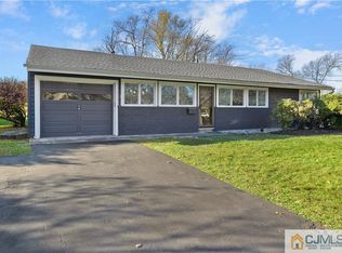 3 Savage Rd, Kendall Park, NJ 08824