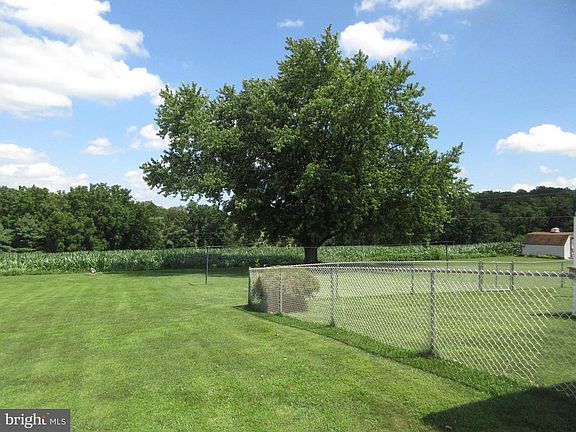 3rd image of 2217 Slagel Rd