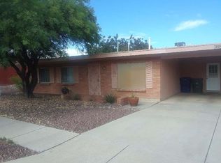 380 S Vozack Ln, Tucson, AZ 85748