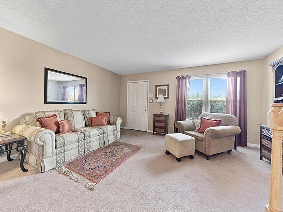 5th image of 937 Kingsbury Dr