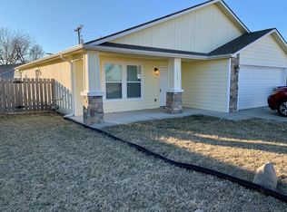 7009 SW Greenview Dr, Topeka, KS 66619