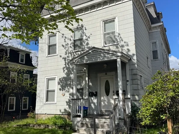 37 Oak Ave, Worcester, MA 01605