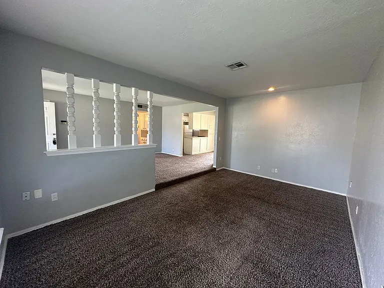4844 Woodview Dr — Photo 13