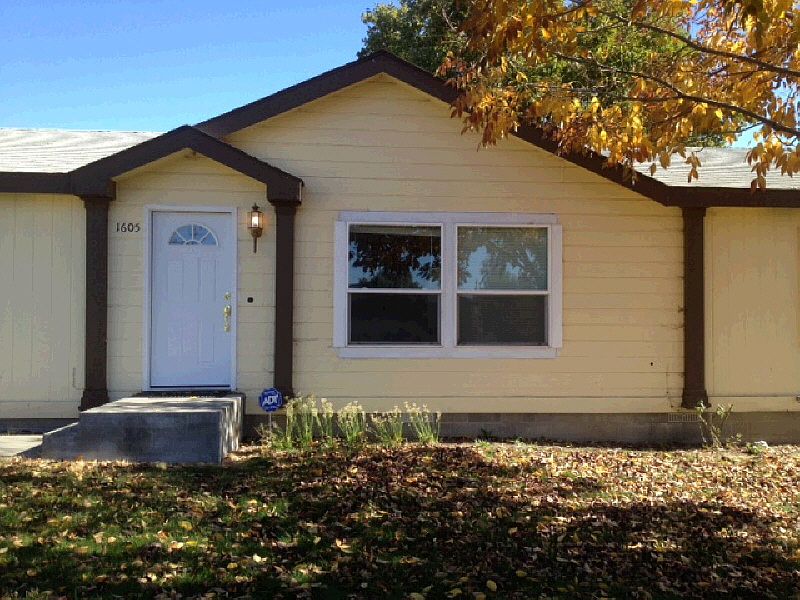 1st image of 1605 SE Red Oak Ave