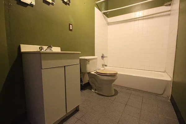 Rented by Nooklyn NYC LLC | media 23