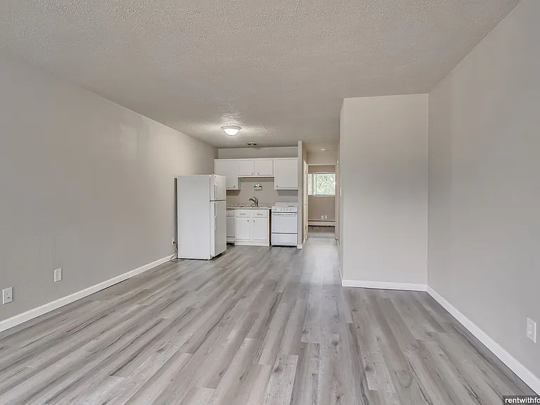 1004 Main St — Photo 3