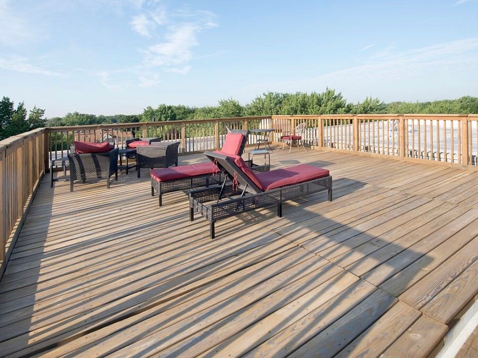 Rooftop deck