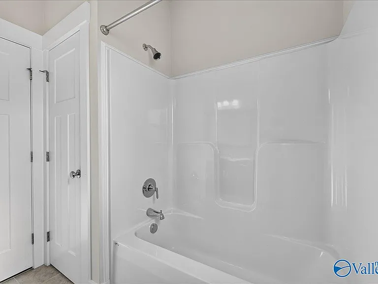 100 Bartram Way — Photo 40