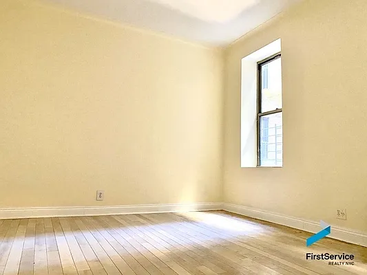 Rented by FirstService Realty (legacy) | media 2