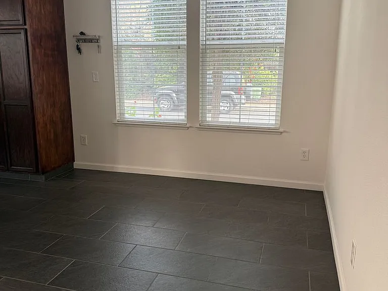 651 Jade Way — Photo 5