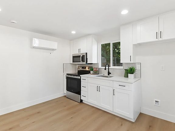 4th image of 3769 Y St