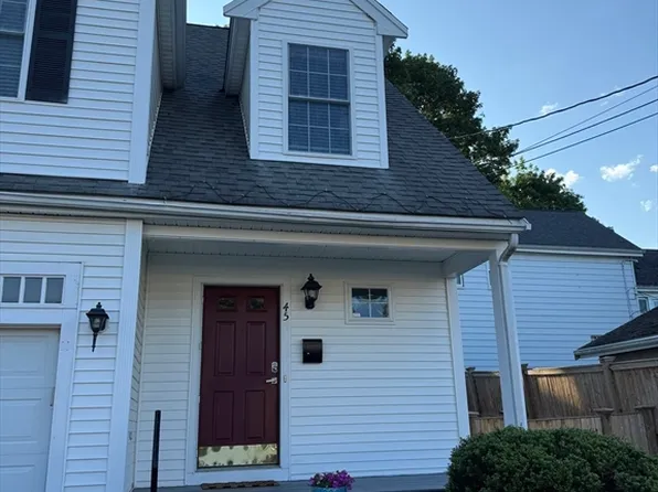 45 Crescent Rd Unit 45, Needham Heights, MA 02494