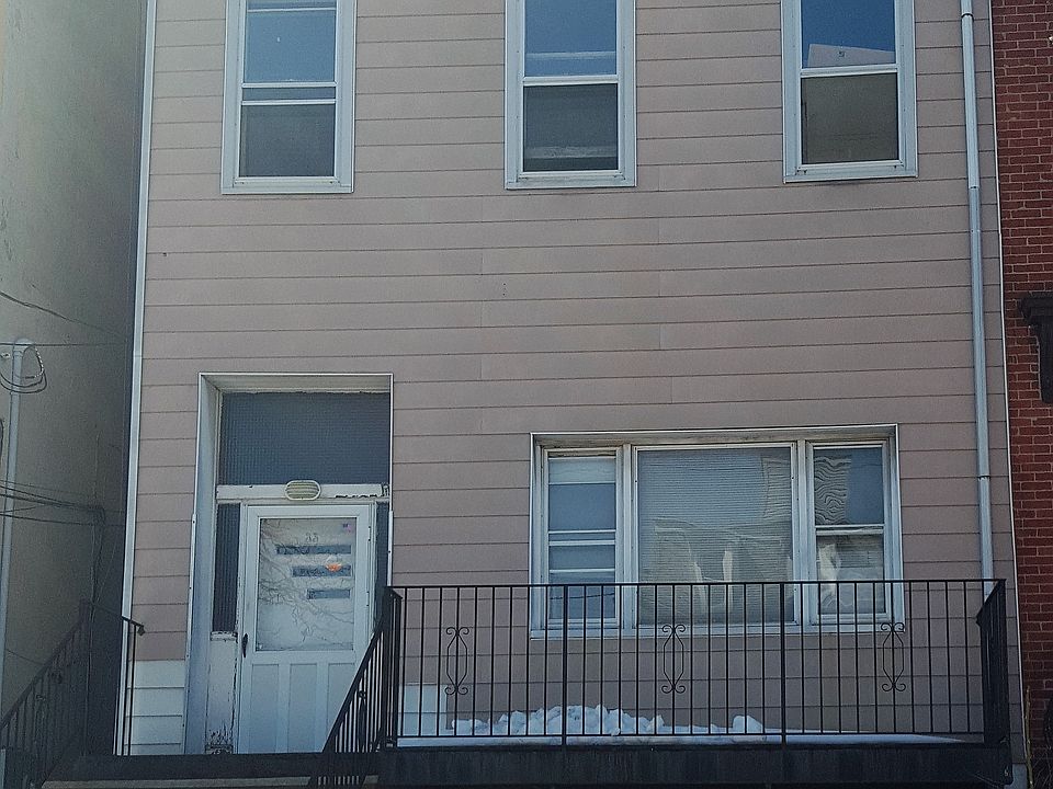 1st image of 33 Waverly St