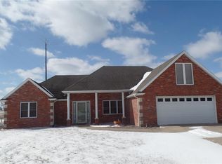 11331 W Lakeshore Dr, Hannibal, MO 63401
