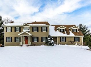 8387 Glen Eagle Dr, Manlius, NY 13104
