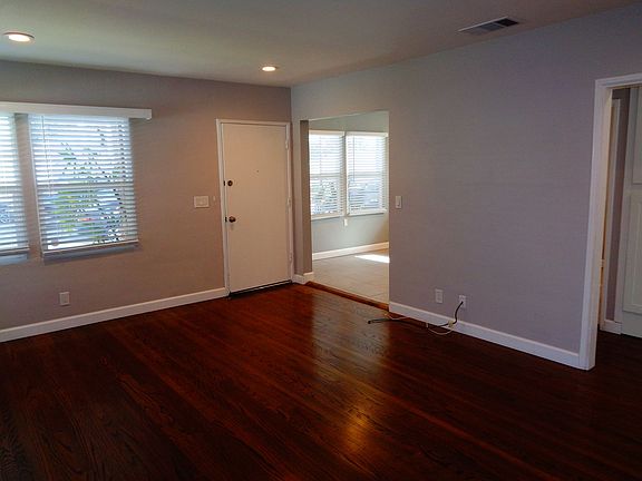 3rd image of 7953 Newlin Ave