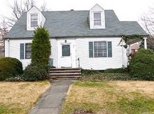 752 Lee St, Perth Amboy, NJ 08861