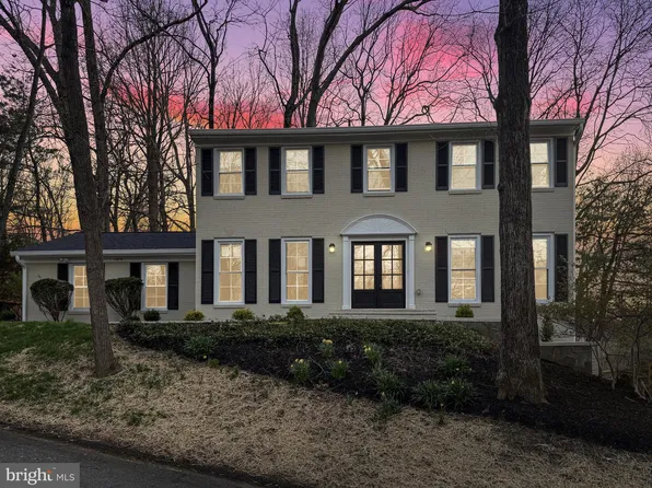 12013 Westwood Hills Dr, Herndon, VA 20171