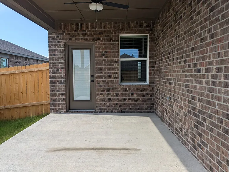 629 Harbor Oaks Dr — Photo 11