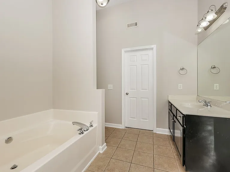 237 Titans Cir — Photo 12