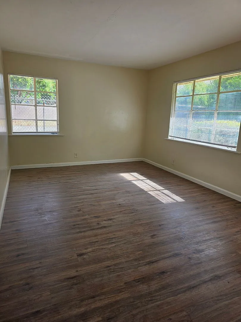 1210 Oregon St. #4 -Apartment — Photo 4
