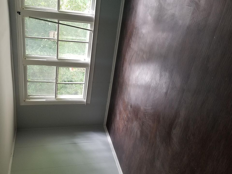 1st image of 21510 Jackson St