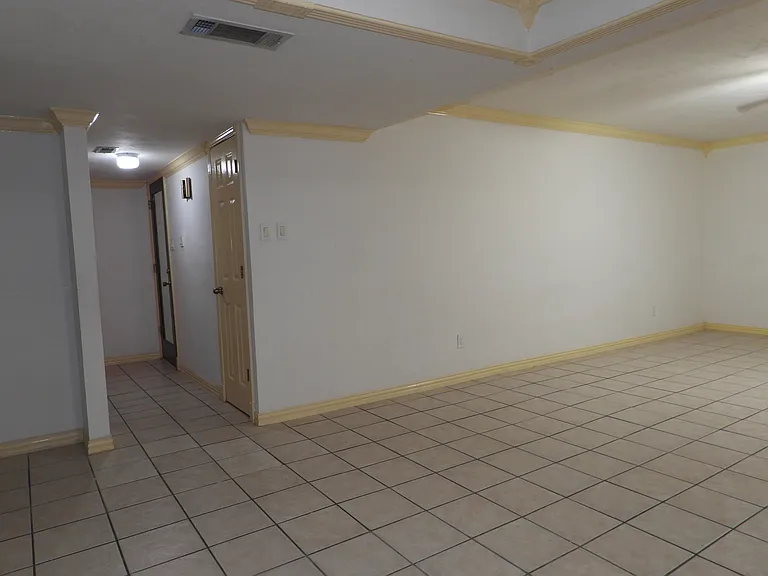 14327 Lorne Dr — Photo 33